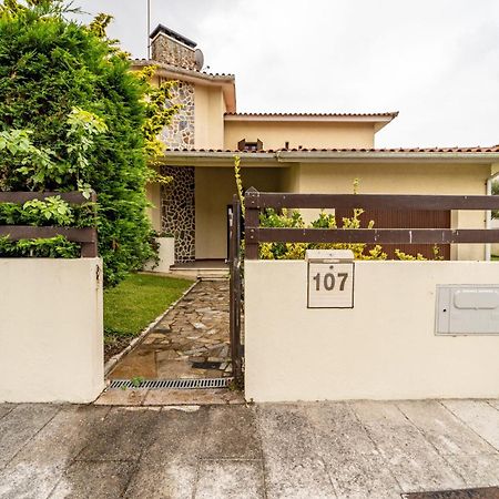 Amorosa Villa, 500M From The Beach By House And People Ngoại thất bức ảnh