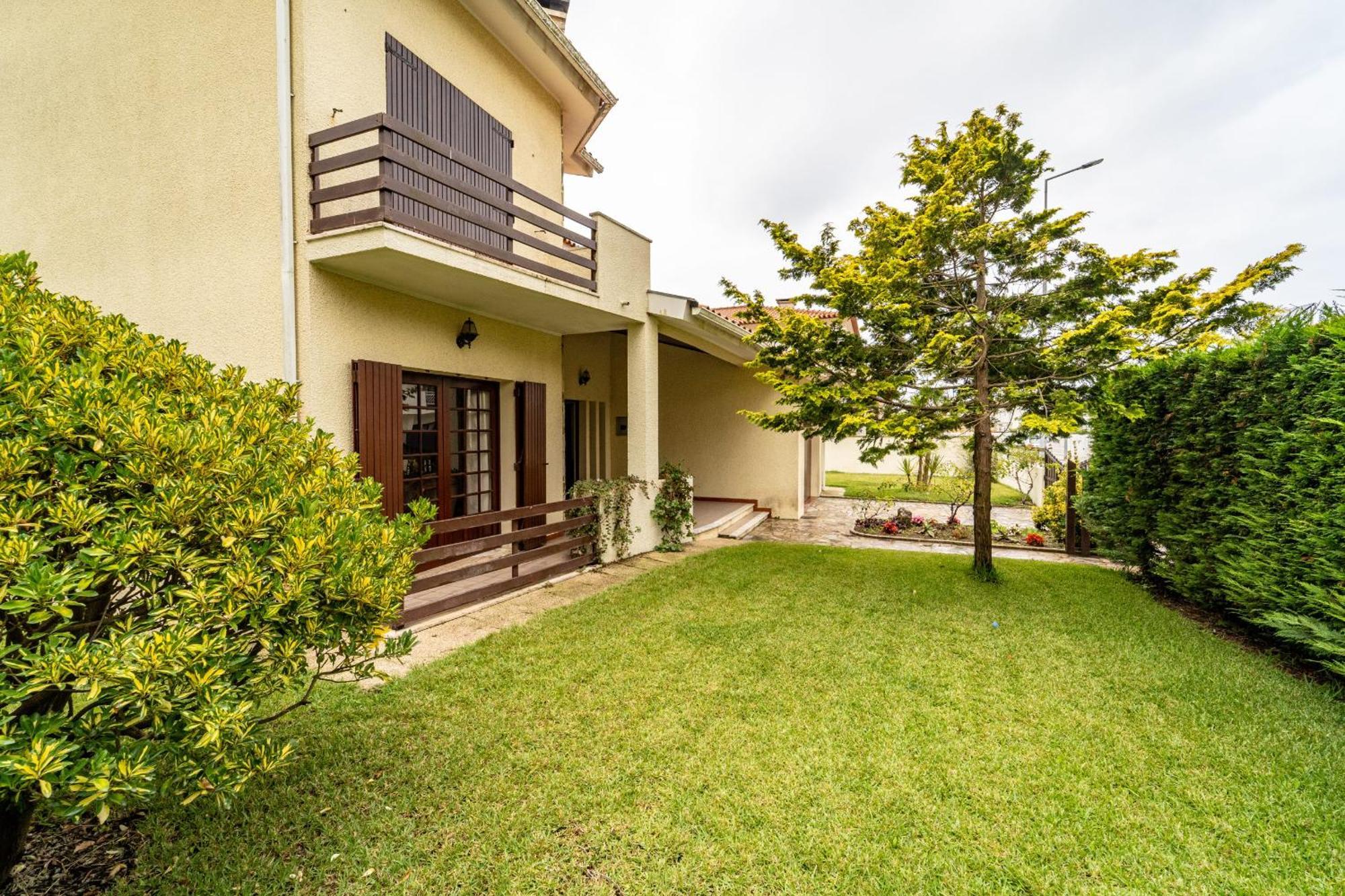 Amorosa Villa, 500M From The Beach By House And People Ngoại thất bức ảnh