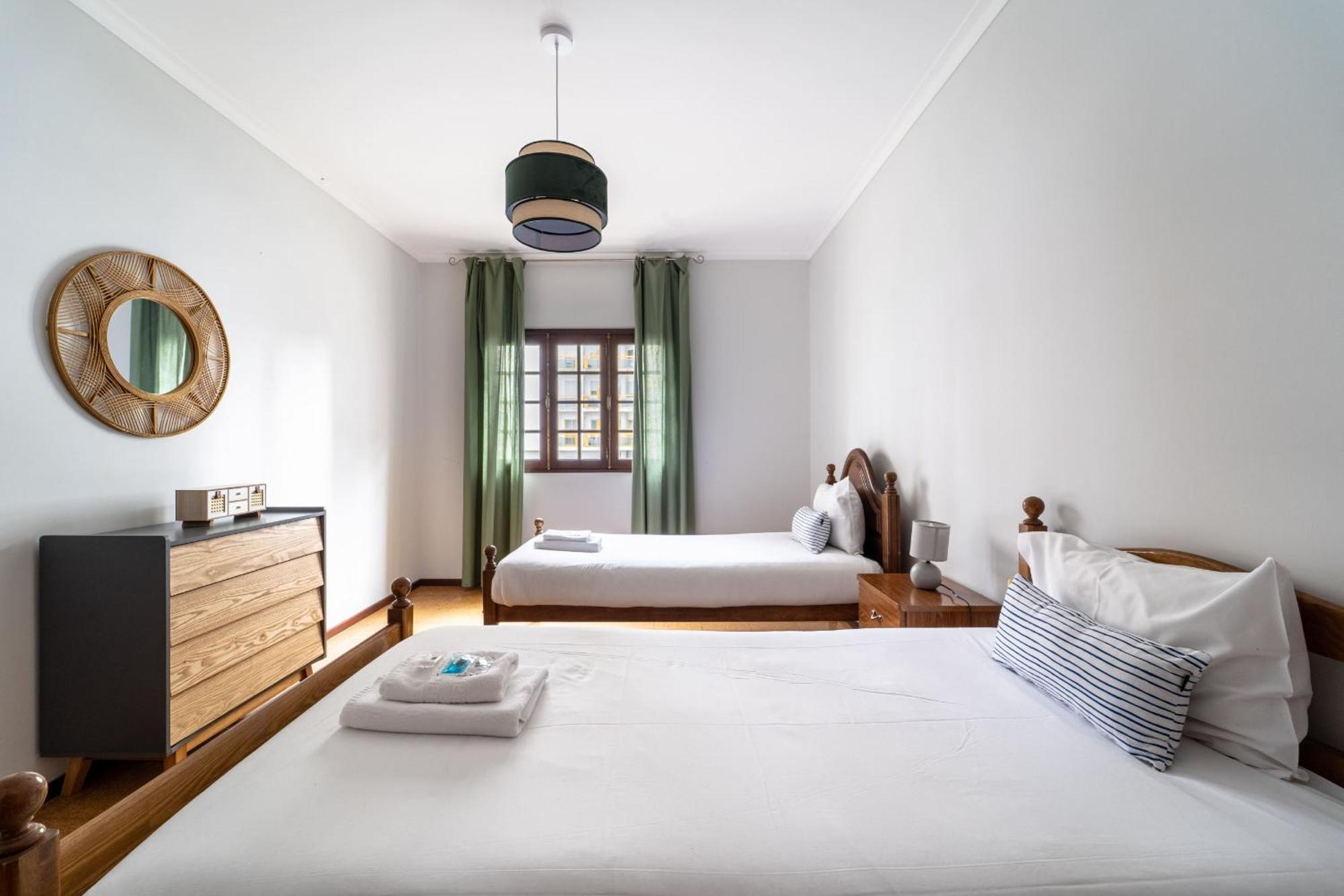 Amorosa Villa, 500M From The Beach By House And People Ngoại thất bức ảnh