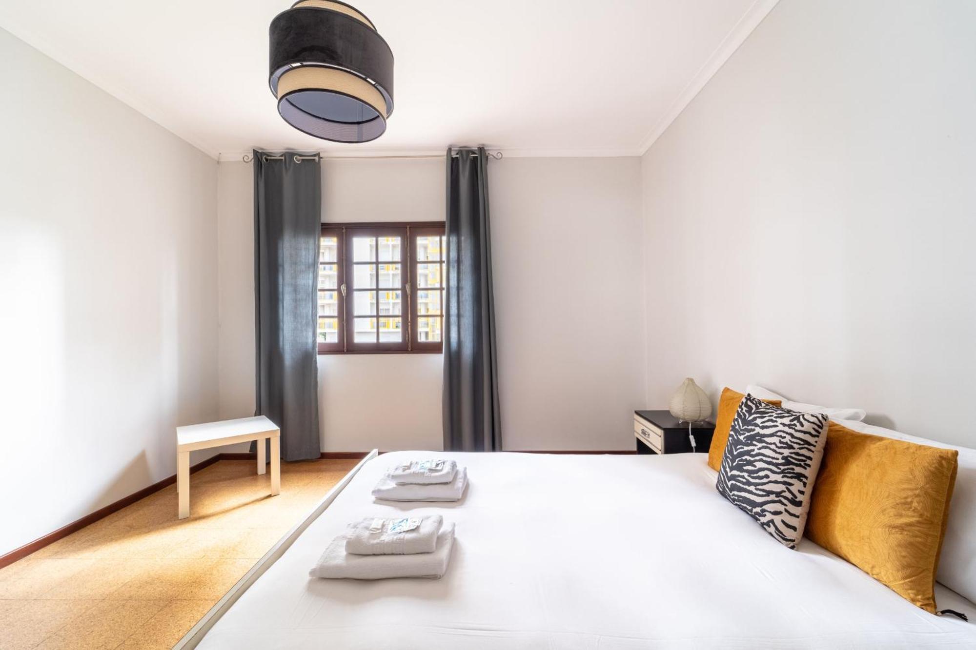 Amorosa Villa, 500M From The Beach By House And People Ngoại thất bức ảnh