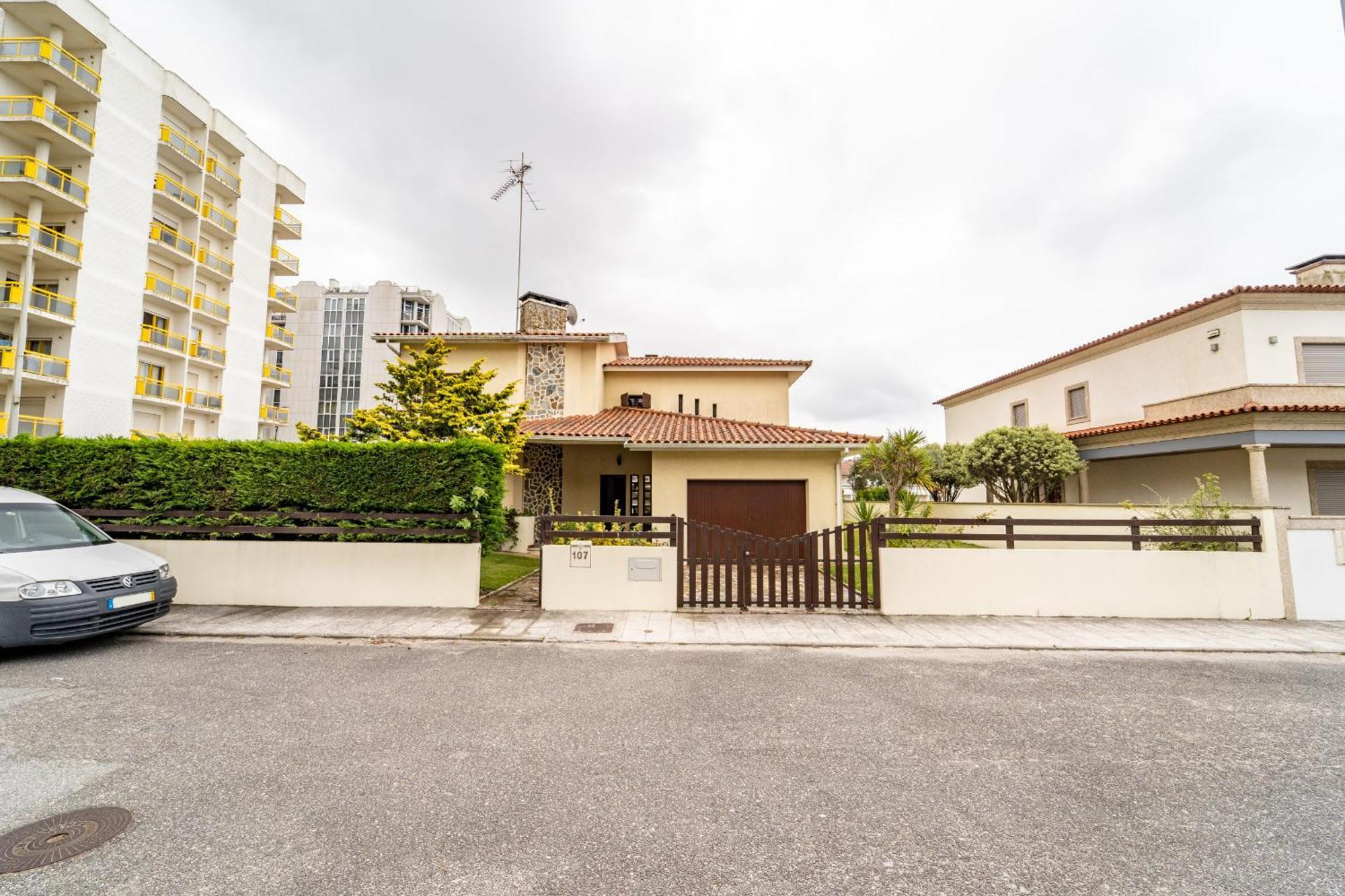 Amorosa Villa, 500M From The Beach By House And People Ngoại thất bức ảnh